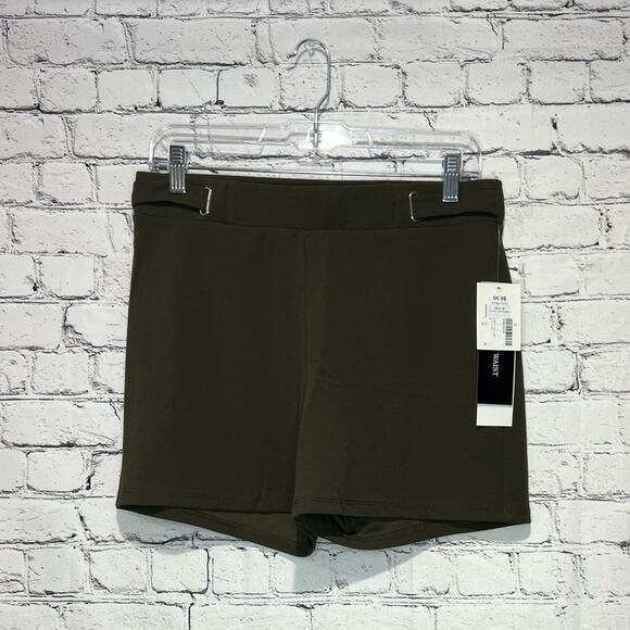 NWT Retrology Dark Green Soft Short w/ Gold Accents - Picture 1 of 6